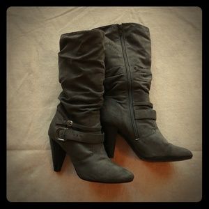 Perfect For Fall! 🍁 Gray Suede Mid-Calf Boots